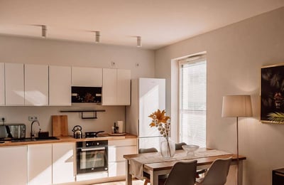 Alquiler de un moderno apartamento de 3 habitaciones con terraza, 62 m², distrito Bemowo, Varsovia, Polonia